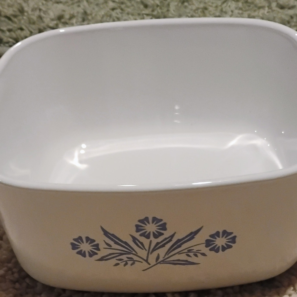 Corning Ware Dish 8 1/2 In. X 3 In. ( Handle To Handle) Or 7 In. 1 1/2 Quart